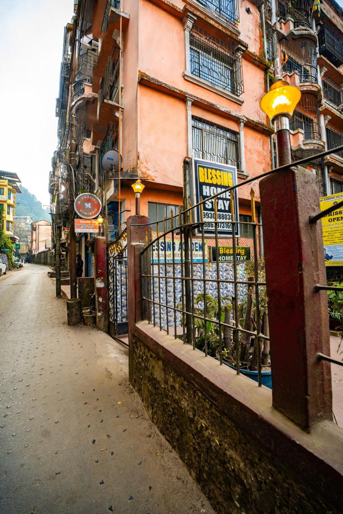 Monratino Himadrie -2 Mins Walk From Mall Road - All Rooms Have Kanchenjunga Mountain View Dardżyling Zewnętrze zdjęcie