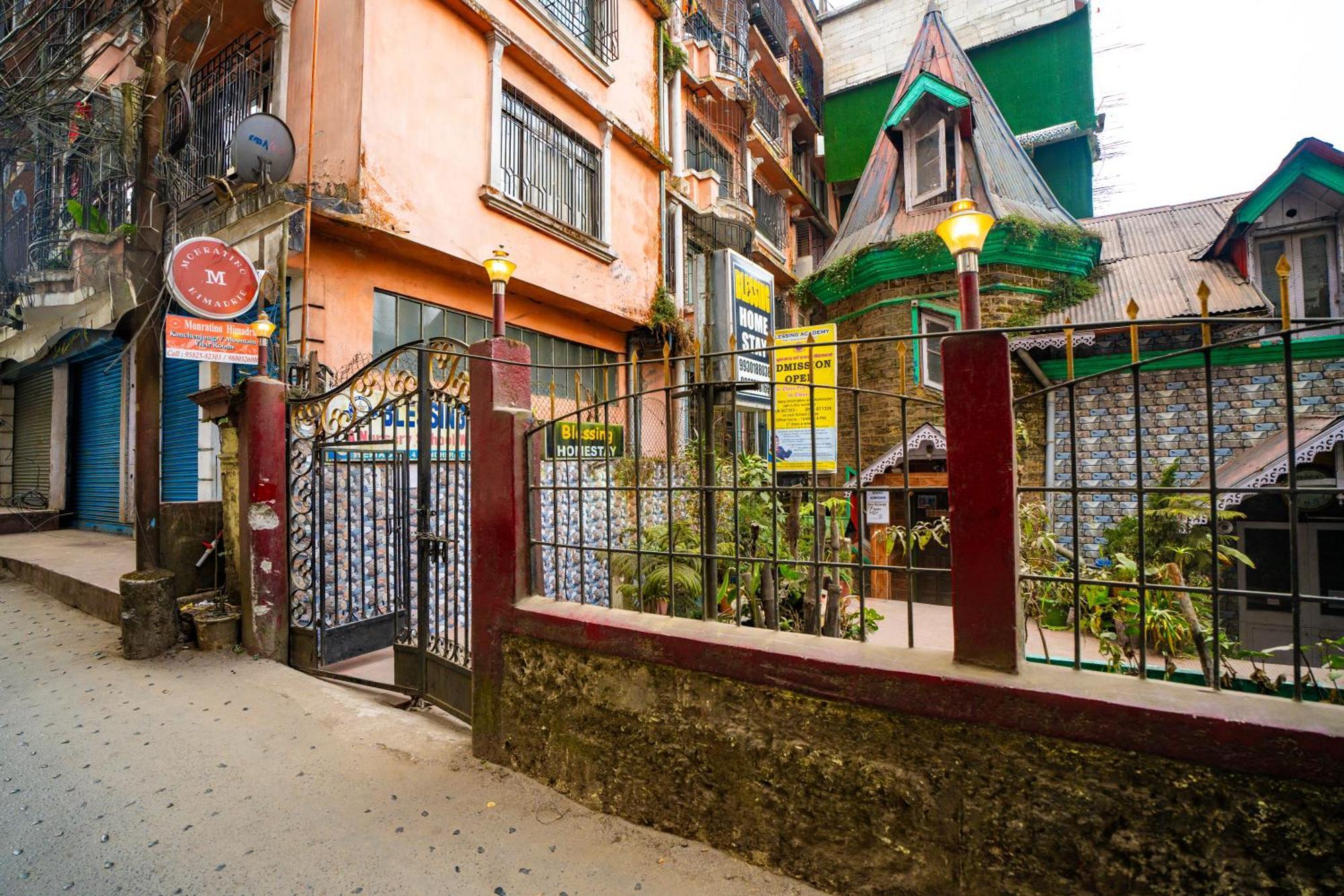Monratino Himadrie -2 Mins Walk From Mall Road - All Rooms Have Kanchenjunga Mountain View Dardżyling Zewnętrze zdjęcie