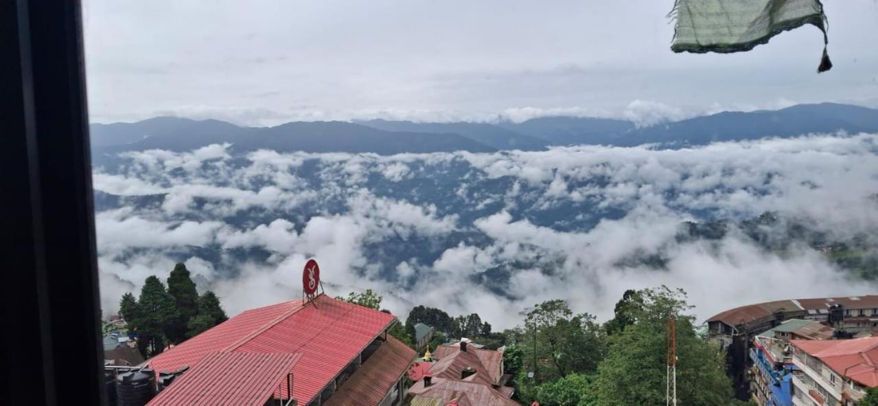 Monratino Himadrie -2 Mins Walk From Mall Road - All Rooms Have Kanchenjunga Mountain View Dardżyling Zewnętrze zdjęcie
